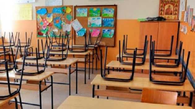 "Красная" зона в Запорожье: школы города уходят на каникулы раньше времени