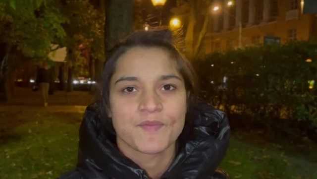 В Киеве задержали банду наглых уличных воровок и заставили признаться на камеру