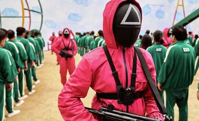 Netflix  $900   "  "