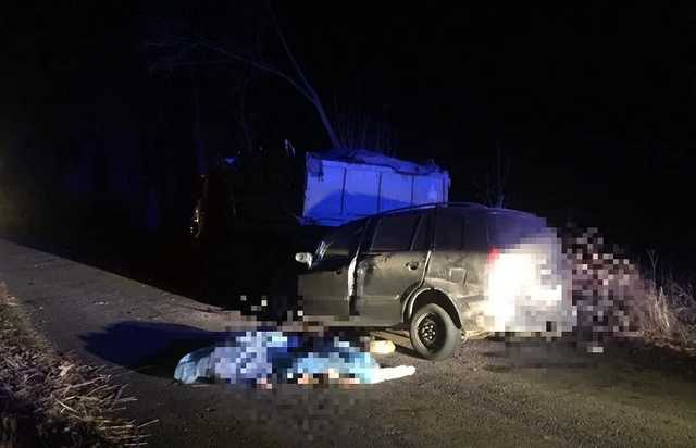 На Буковине авто влетело в КАМАЗ: два человека погибли