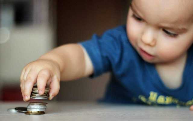 В Раде предложили увеличить выплаты при рождении ребенка