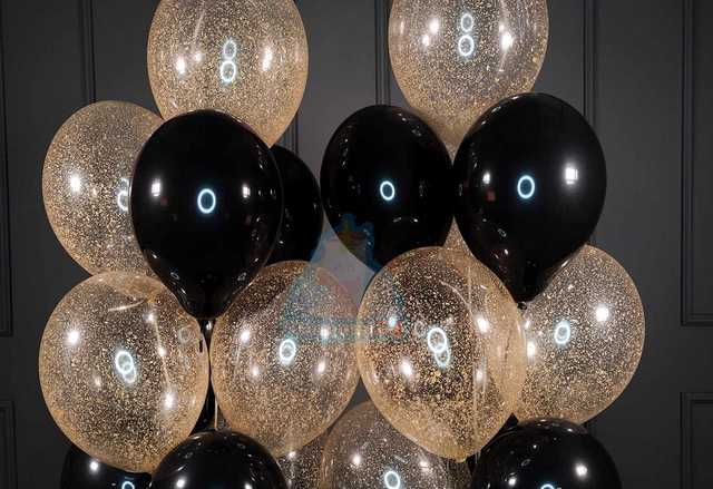 "Подарочек" на день рождения: в Одессе авто "украсили" прокладками и контрацептивами