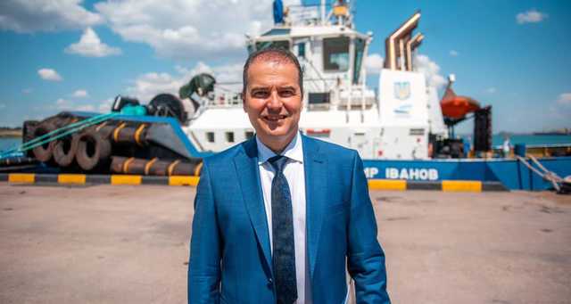 Директор порта Южный начислил себе 1,7 млн гривен зарплаты