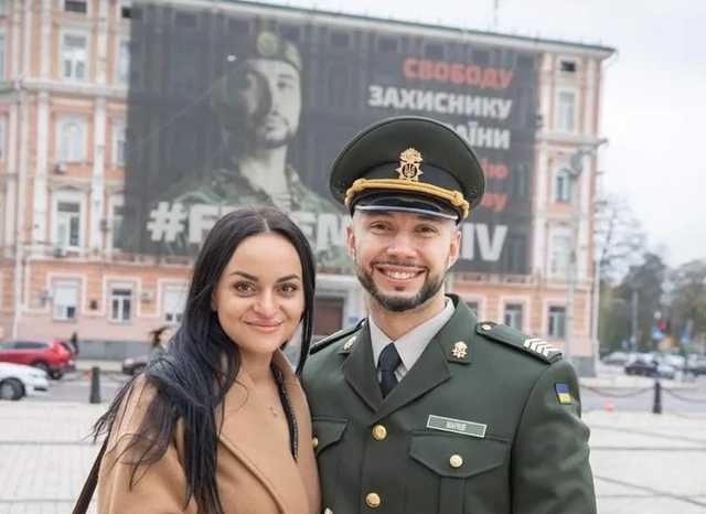 Освобожденный нацгвардеец Маркив впервые стал отцом