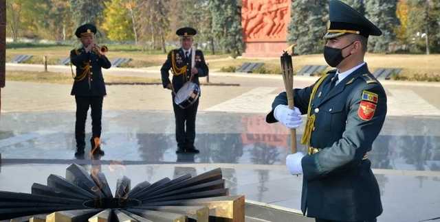 В Молдове из-за газового кризиса в стране погасили Вечный огонь