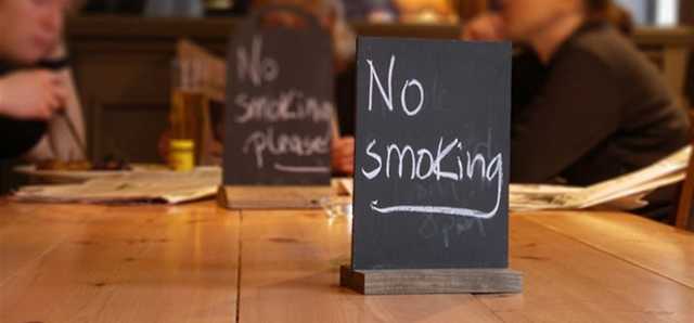 В Харькове подростки устроили драку из-за курения в кафе: охрана применила "перцовку"