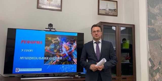 Директор департамента коммунальной собственности Киева задекларировал солнечную электростанцию