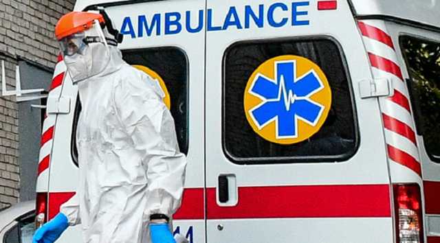 В Ровно пациент с COVID умер на пороге больницы