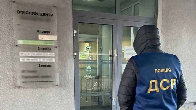 Прокуроры массово обыскивают подрядчиков Святошинской РГА в Киеве