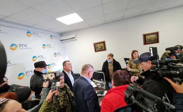 Возмущенные жители Житомира взламали двери облгаза