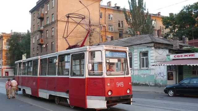 В Мариуполе непривитых работников трамвайного депо не допустили к работе