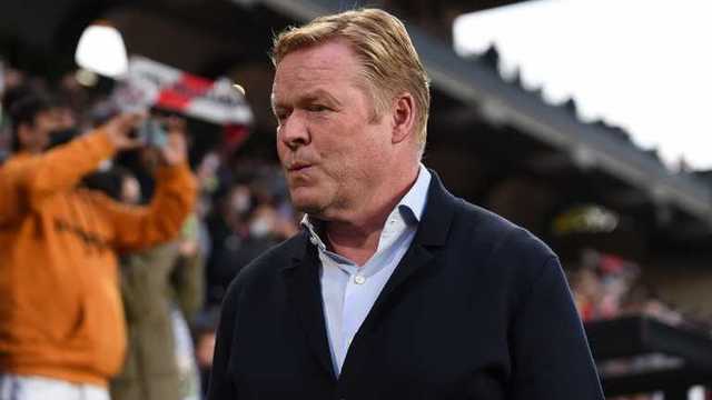 Барселона официально уволила Рональда Кумана с должности главного тренера