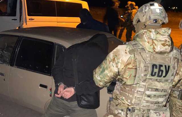 Двое полицейских задержаны на Полтавщине на взятке 1400 долларов, - СБУ