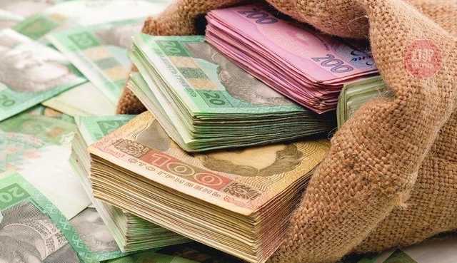 Отбирали деньги у детей: чиновниц подозревают в хищении миллионов соцвыплат