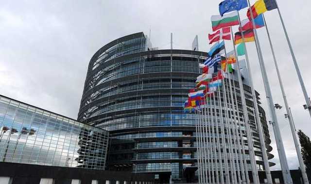 Европарламент подает в суд против Еврокомиссии