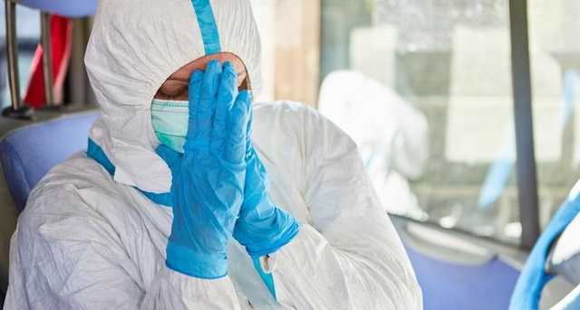 Семьям медиков, умерших от COVID-19, выплатят страховку: Кабмин назвал сумму