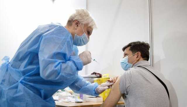 В Харькове на избирательных участках получили COVID-прививку более 3 тысяч человек