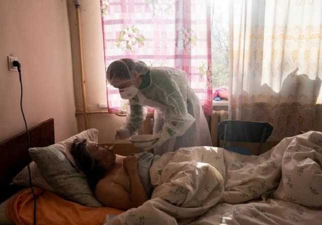 Взрывная эпидемия: врач предупредил о коллапсе из-за коронавируса и назвал сроки