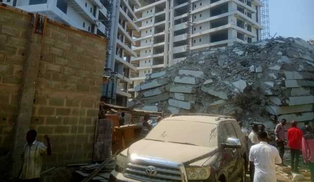 В Нигерии обрушилось 21-этажное здание: под завалами оказались десятки человек