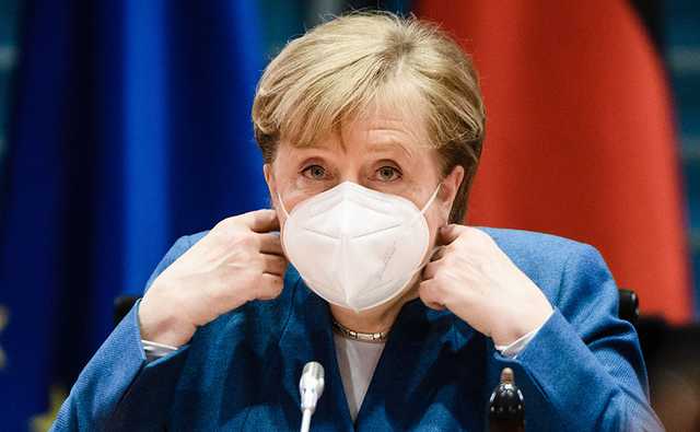 Будут новые ограничения: Меркель предупредила непривитых от коронавируса жителей Германии