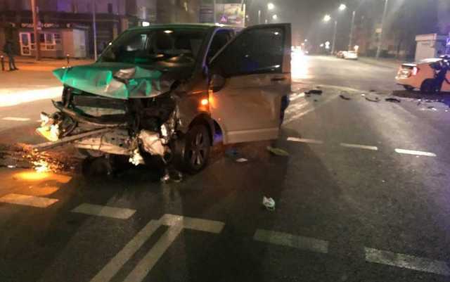 Дружина франківського блогера на елітному Porsche потрапила в аварію