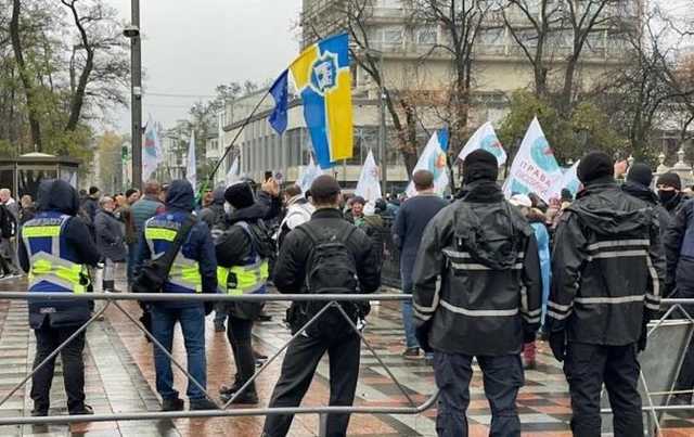 Протест "антивакцинаторов" в Киеве: к охране правопорядка привлекли Нацгвардию