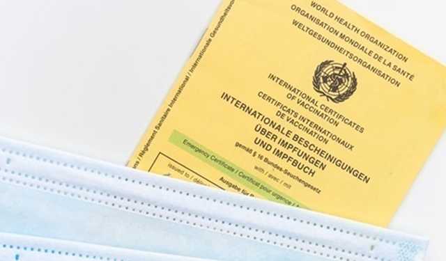 В Амстердаме арестовали двух медсестер за подделку COVID-сертификатов