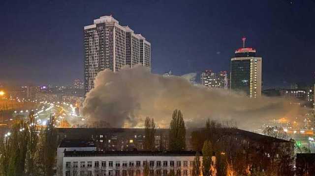 В Киеве горит ресторан на проспекте Победы: фото с места происшествия