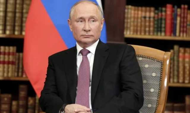 В сети смеются над "омовением" кортежа Путина в дезинфекторе