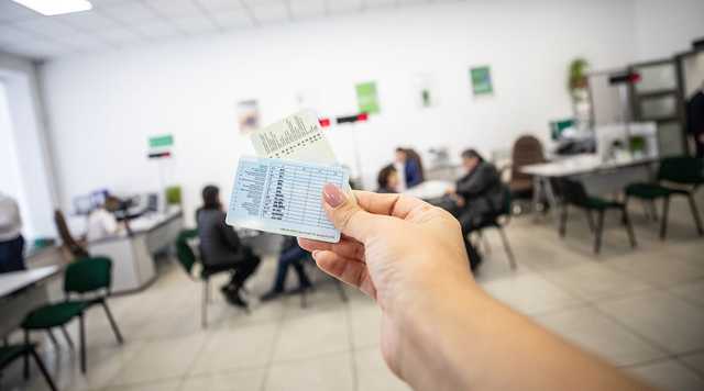 Удостоверение водителя теперь можно получить через Укрпочту