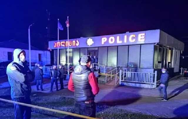 В Грузии полицейский расстрелял коллегу прямо в отделении