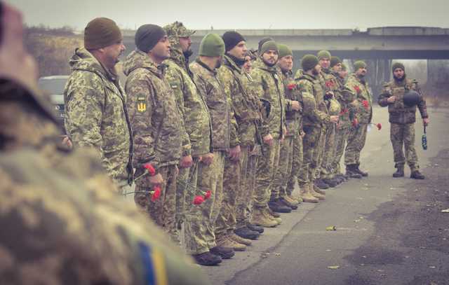 Открытие памятного знака павшим воинам 58-й ОМБр состоялось в Песках Донецкой области