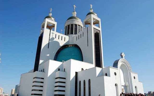 В Киеве прививки от коронавируса начали делать в соборе