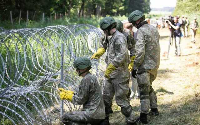 Литва направляет войска к границе Польши и Беларуси