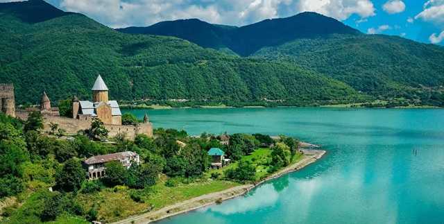 Грузия введет COVID-пропуска для туристов