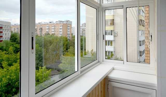 В Святошино погиб человек, зацепившись за собственный балкон