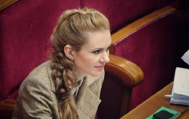 Сожительница экс-нардепа Полякова запуталась в криптовалюте и лишилась паспорта