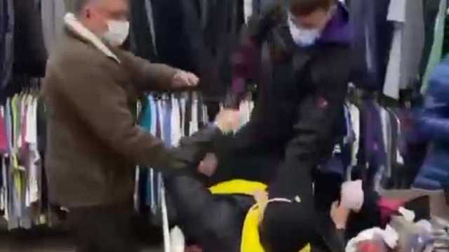 В киевском секонд-хенде посетители устроили драку за футболку