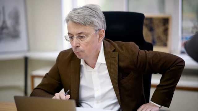 Ткаченко уходит в отставку из Министерства культуры, – СМИ