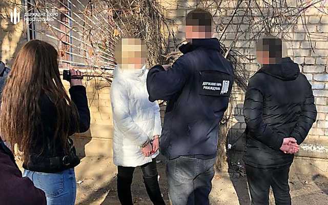 В Николаеве задержана чиновница Геокадастра, получившая 100 тысяч гривен взятки