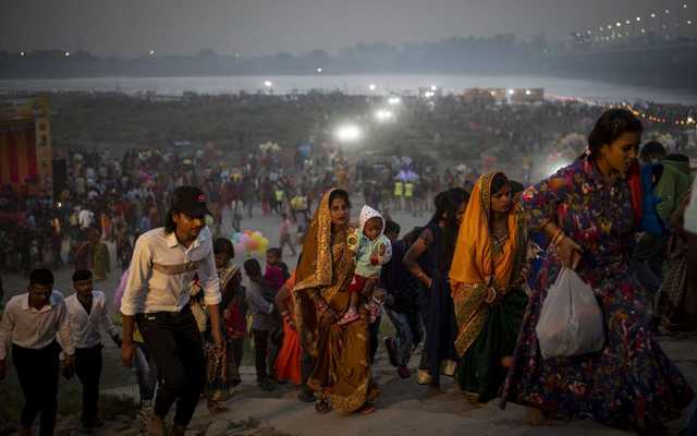 Столицу Индии затянуло ужасным смогом – закрывают школы, работников отправляют на дистанционку