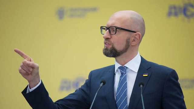 «Что он кричит?». Арахамия поссорился с Яценюком в прямом эфире