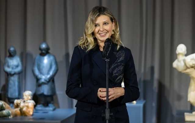 Безупречна: Елена Зеленская демонстрирует лаконичный образ total black