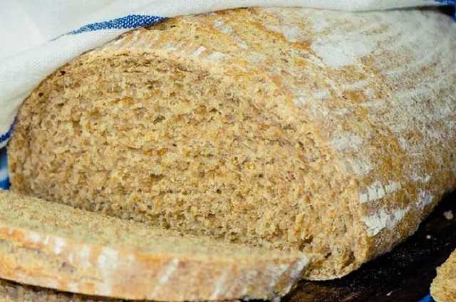 На Волыни на свалку выбросили гору хлеба: в сети эмоционально отреагировали