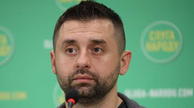 Арахамия заявил, что «слуги народа» не будут голосовать за увольнение Ткаченко