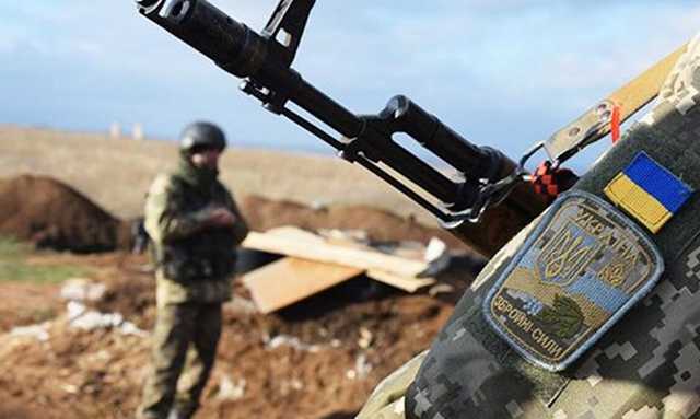 На Донбассе ранили трех военных. Подразделения ООС стреляли в ответ