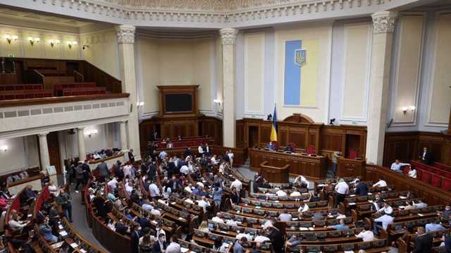 Сегодня Рада соберется на два заседания: что рассмотрят депутаты