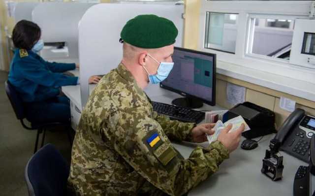 Пограничники выявили 1,7 тыс. поддельных Covid-сертификатов за три месяца