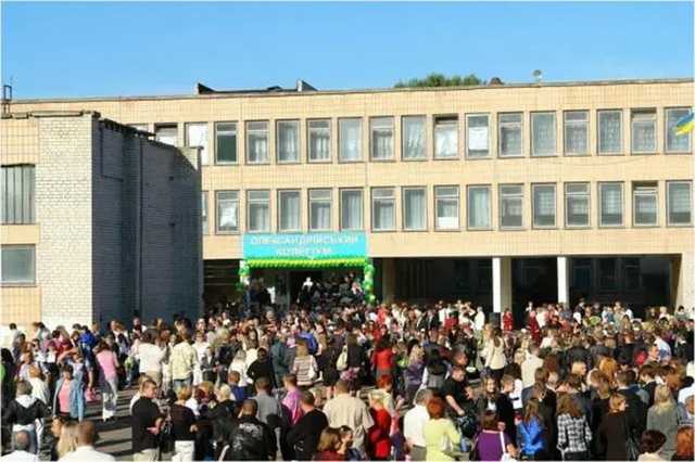 На Кировоградщине невакцинированные учителя срывают уроки, унижают коллег и рассказывают о сатане