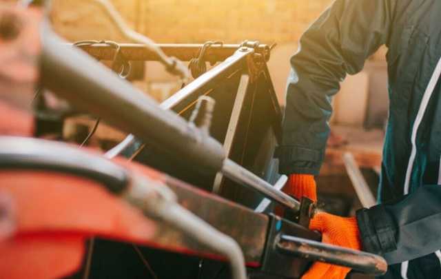 В Ривненской области трагически погиб слесарь: мужчину затянуло в станок на производстве